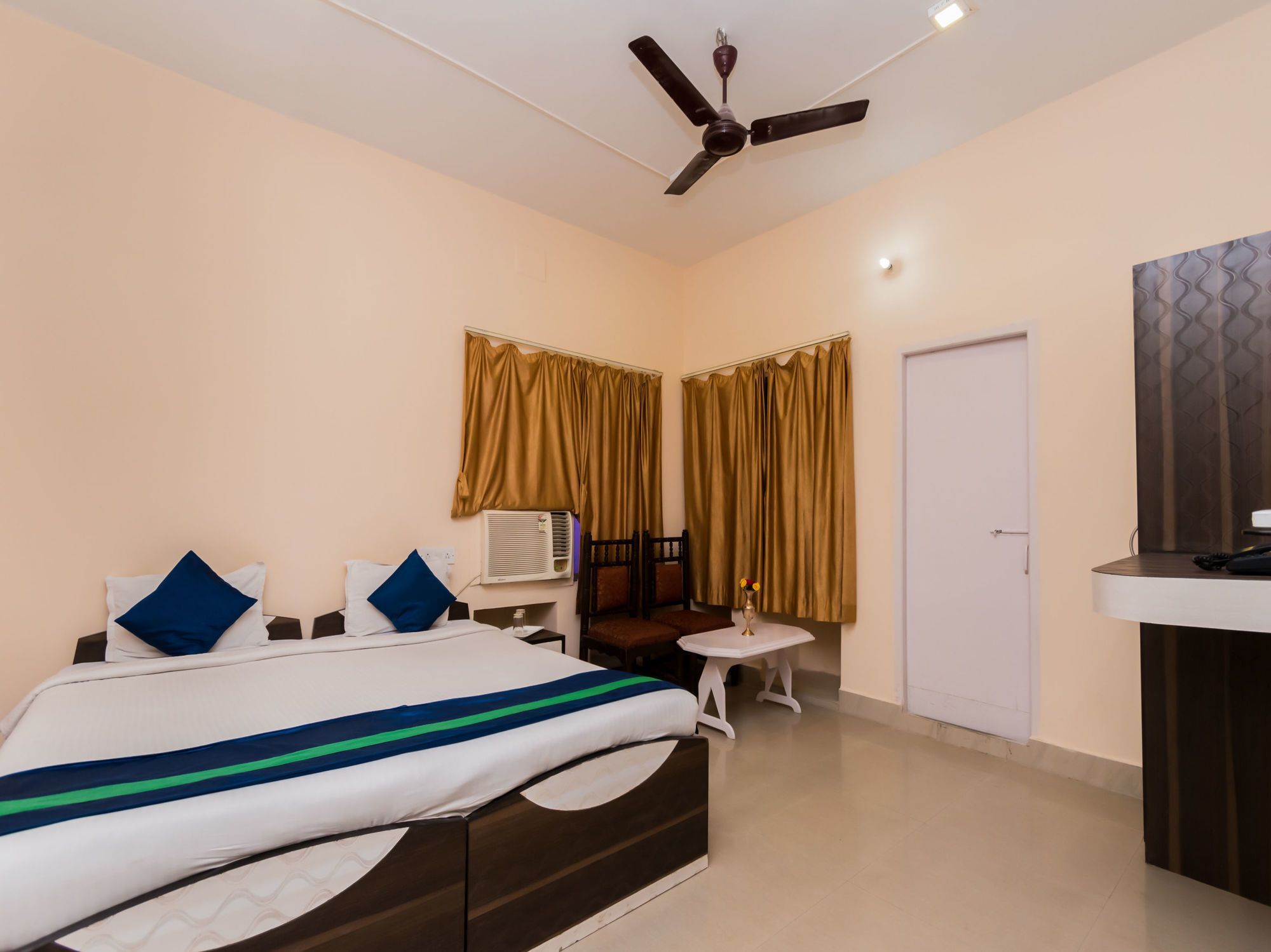 Oyo 8998 Hotel Aayash Liluāh Exterior foto