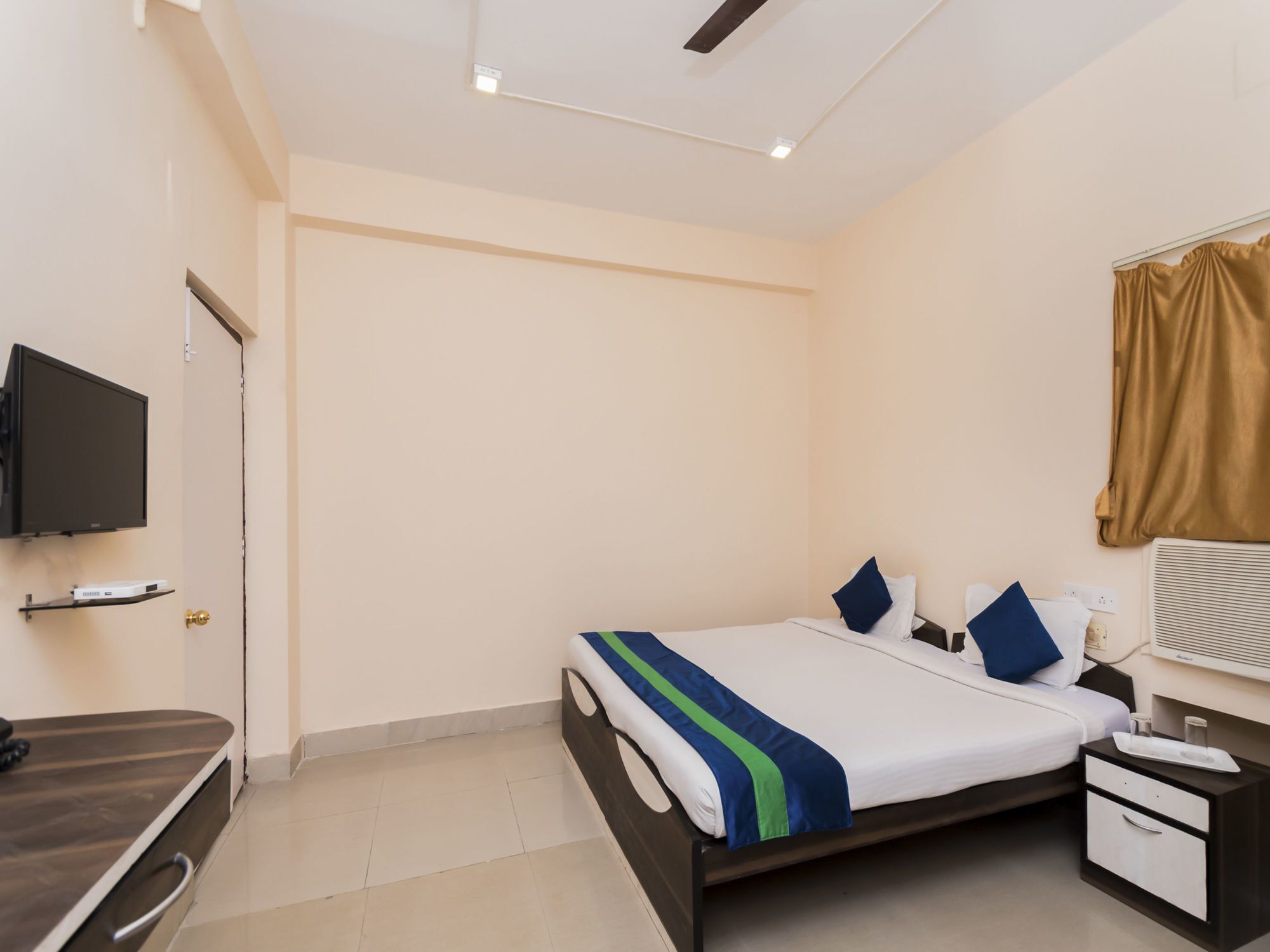 Oyo 8998 Hotel Aayash Liluāh Exterior foto
