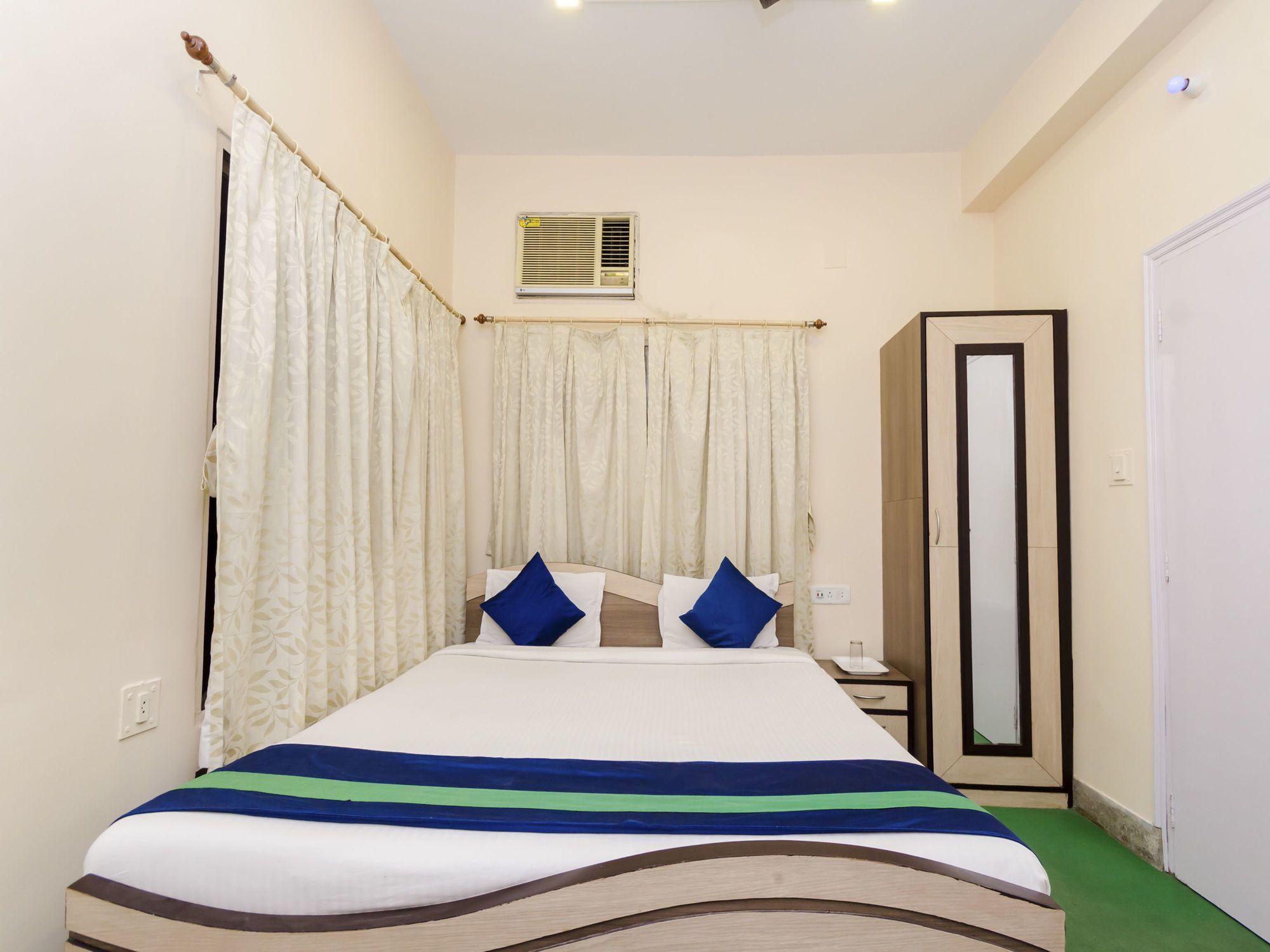 Oyo 8998 Hotel Aayash Liluāh Exterior foto
